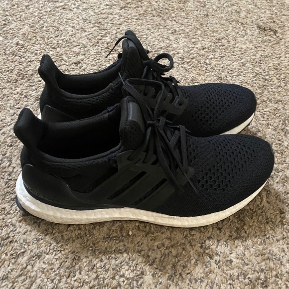 Adidas shoes - Picture 1 of 2